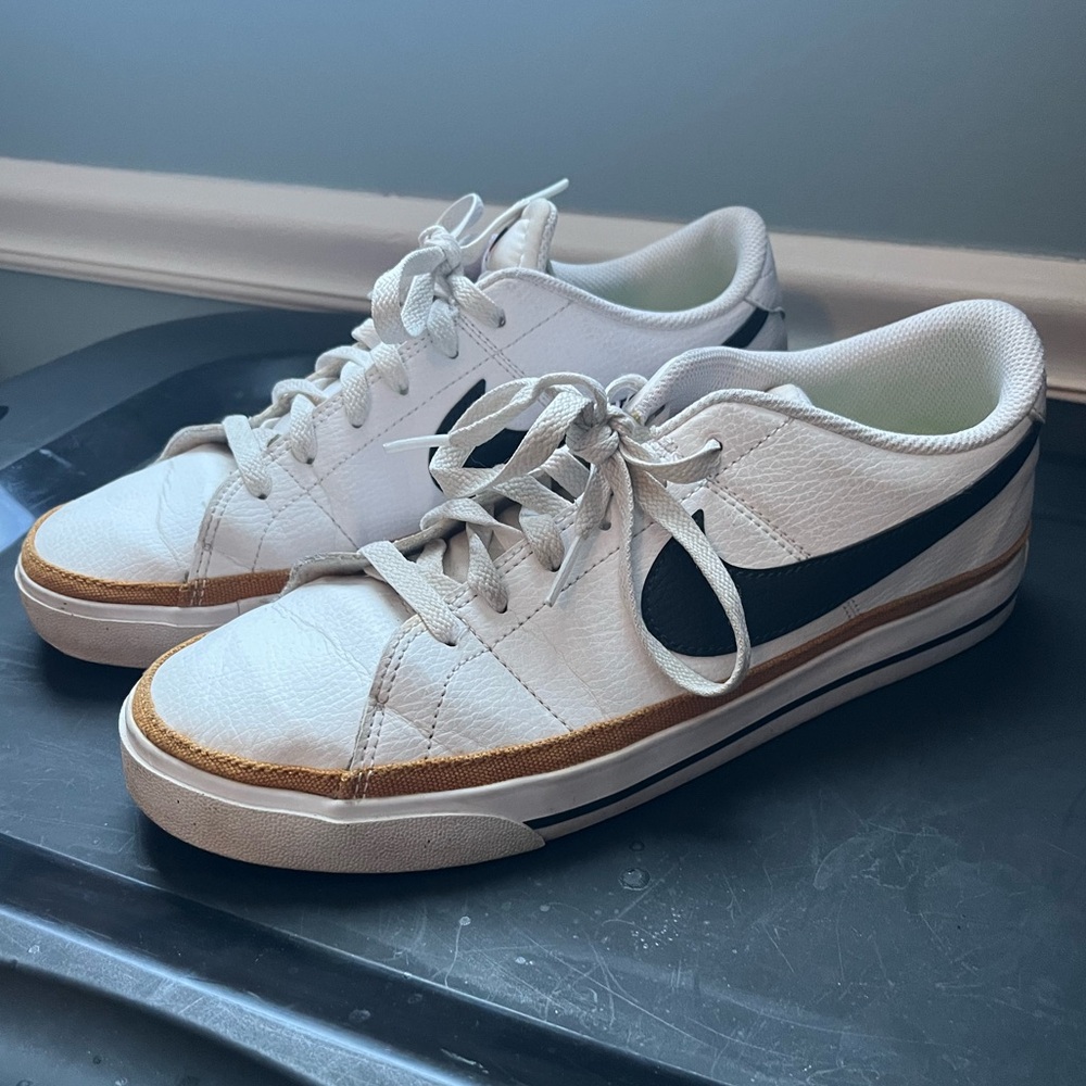 Nike Women's Court Legacy